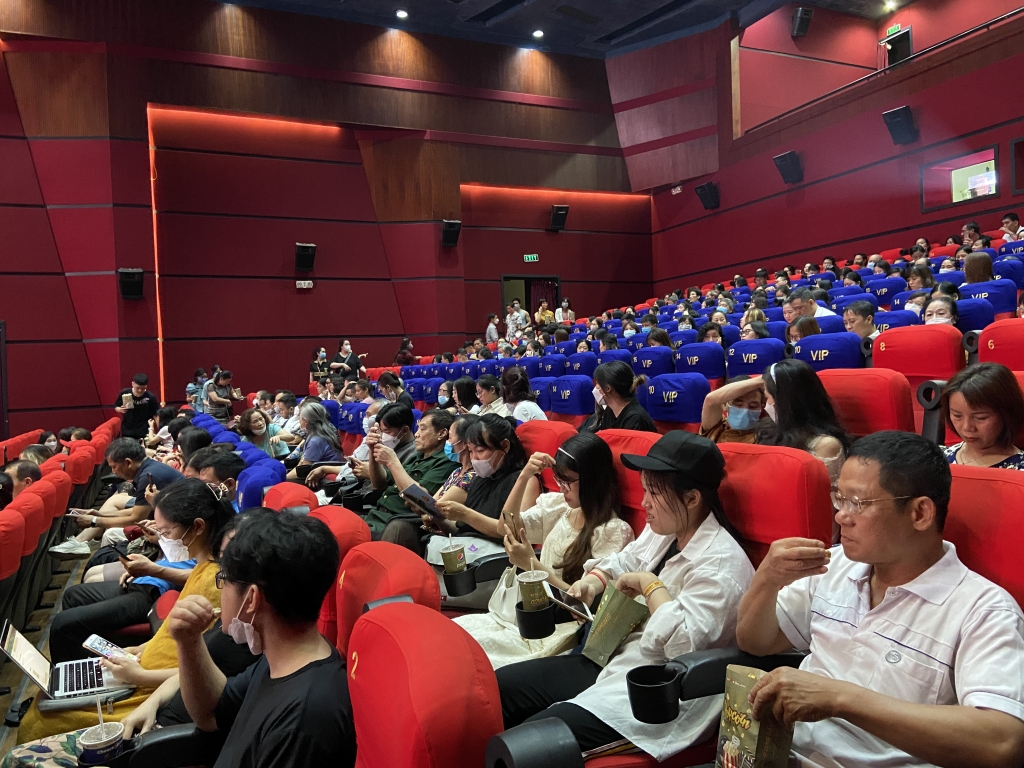 Khai mạc Tuần phim ASEAN 2022: Khán giả Thủ đô nô nức tham dự, phòng chiếu kín chỗ!