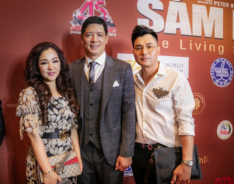 'Sám hối' bất ngờ gây sốt với khán giả Việt và nước ngoài ở Mỹ