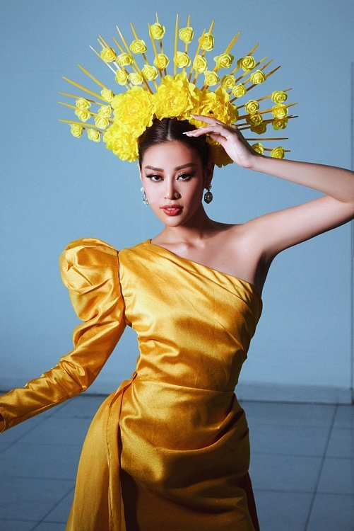 Hoa hậu Khánh Vân 'tái xuất' sàn diễn cùng mẫu nhí