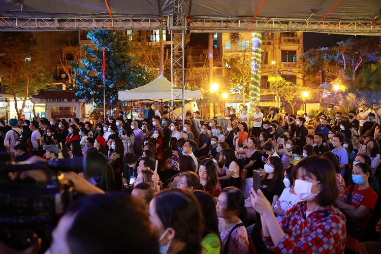Phố đi bộ Trịnh Công Sơn tái khởi động bằng đêm nhạc Trịnh đầy ấn tượng
