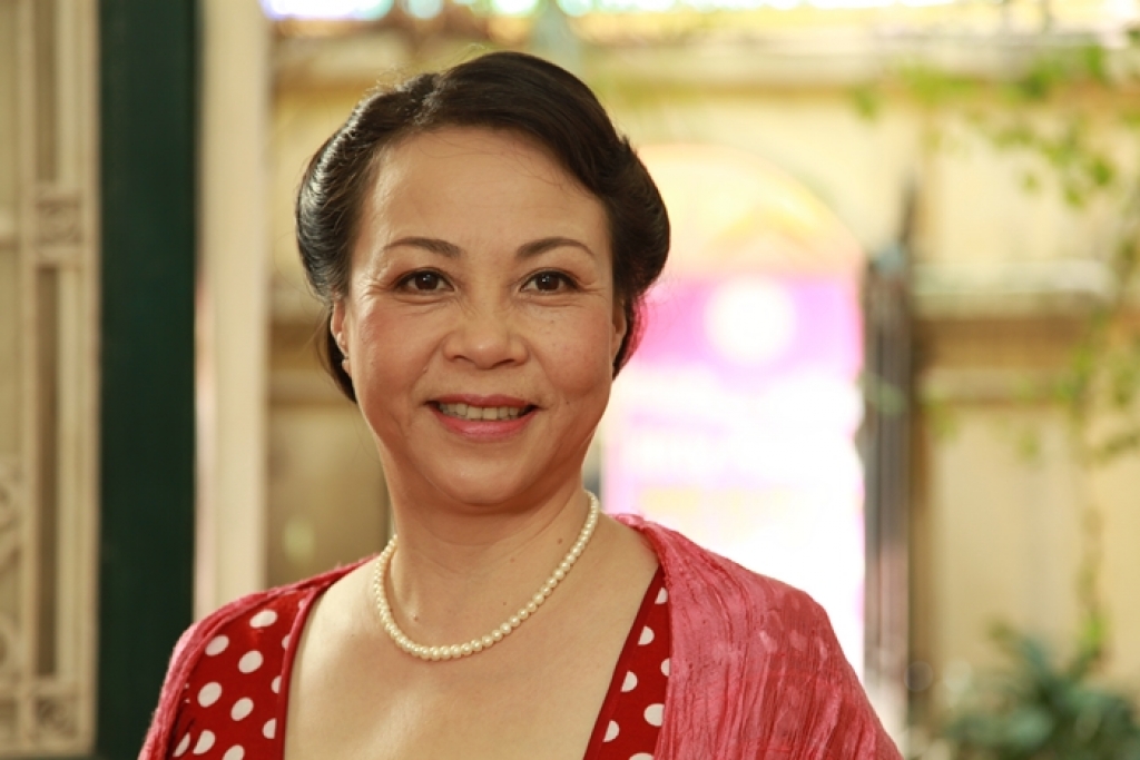 dao dien phim vet nang cuoi troi tai ngo voi giao mua