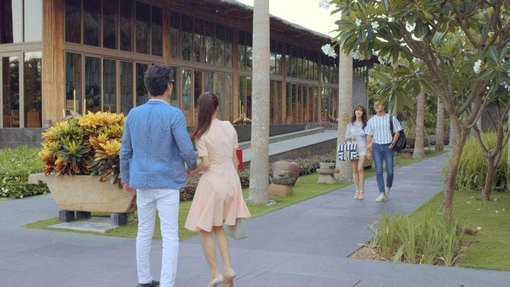 Hé lộ hình ảnh Mạnh Trường nắm tay Nhã Phương trong “Tuổi thanh xuân 2” he lo hinh anh manh truong nam tay nha phuong trong tuoi thanh xuan 2