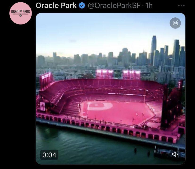 Oracle Park (San Francisco) sức chứa 42,300 chỗ