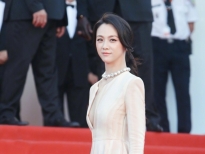 Thang Duy gợi cảm trên thảm đỏ LHP Cannes 2022