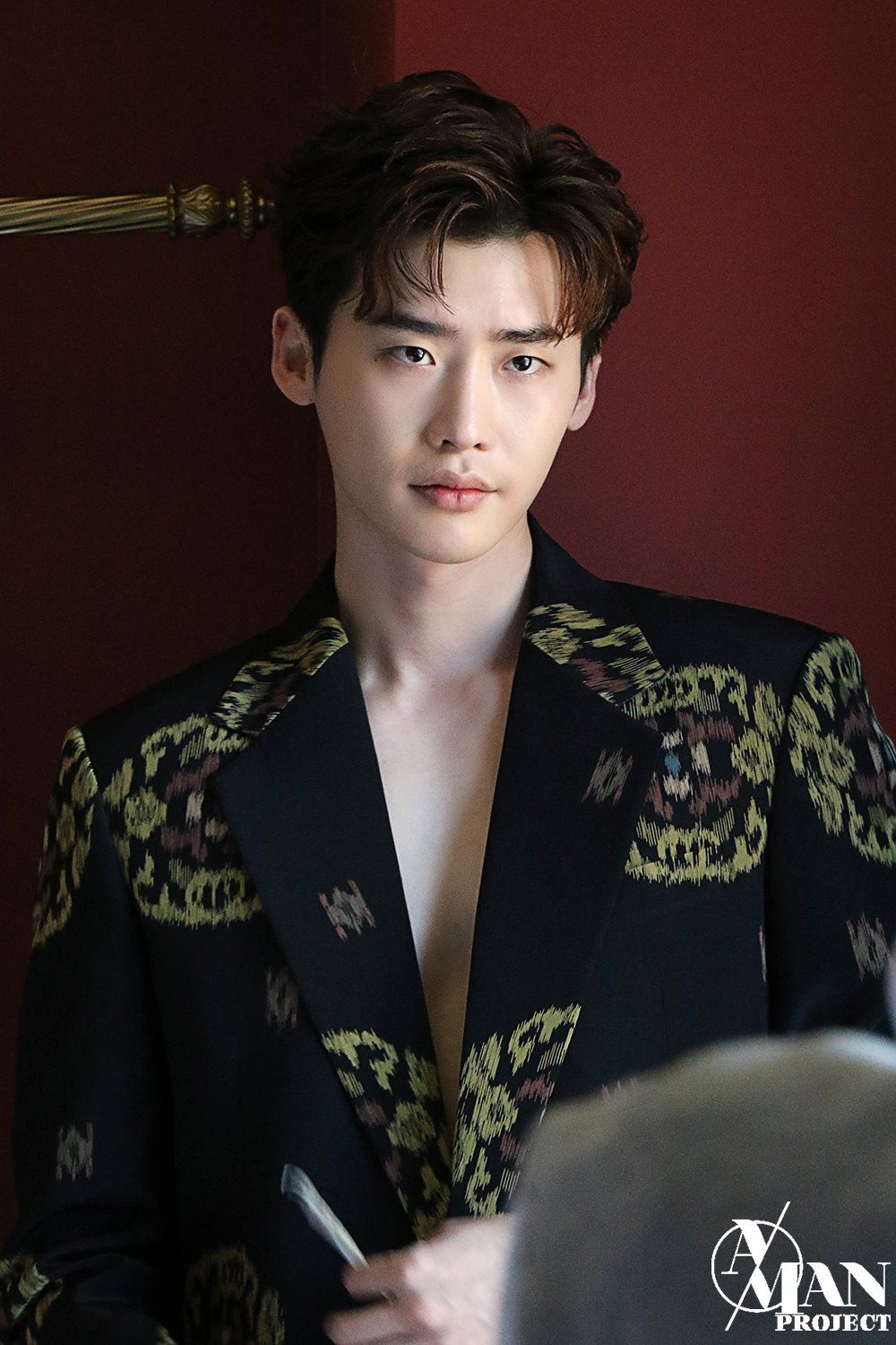 Tài tử Hàn đẹp nhất mọi thời đại Lee Jong Suk: Sở hữu ngoại hình cực phẩm cùng dàn bạn gái tin đồn chất lượng - Ảnh 4.