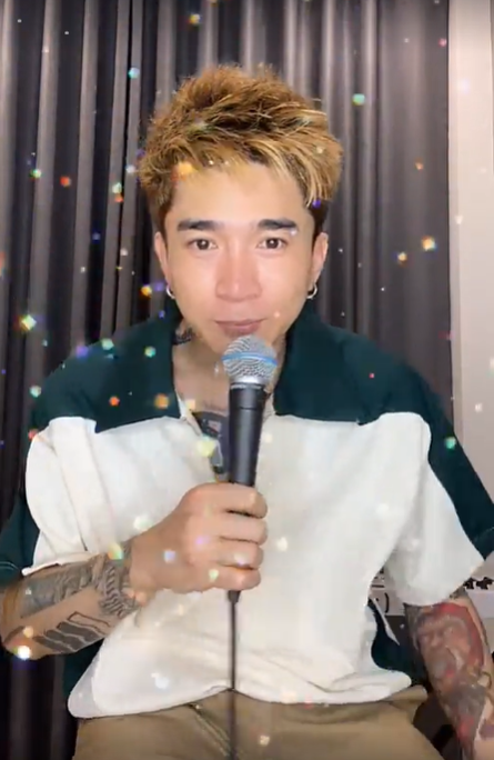 Ca sĩ Chi Dân bất ngờ livestream khóc lóc xin lỗi người hâm mộ giữa tin đồn bị bắt