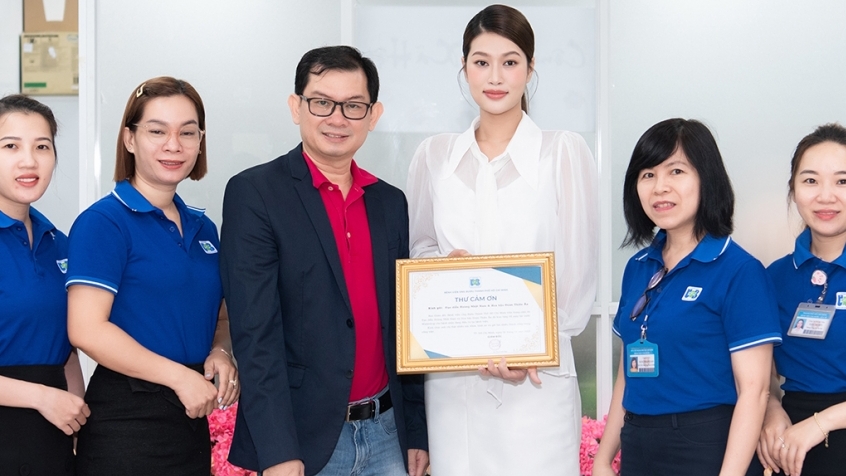 Hoa hậu Đoàn Thiên Ân trao tặng máy lọc nước cho Bệnh viện Ung Bướu cơ sở 2