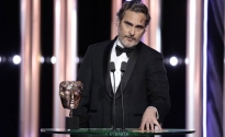 Joaquin Phoenix, Rebel Wilson than vãn về giải BAFTA