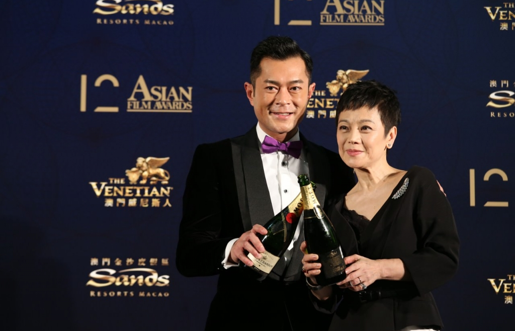 Cổ Thiên Lạc, Trương Ngải Gia đăng quang Ảnh đế - Ảnh hậu Liên hoan phim châu Á lần thứ 12