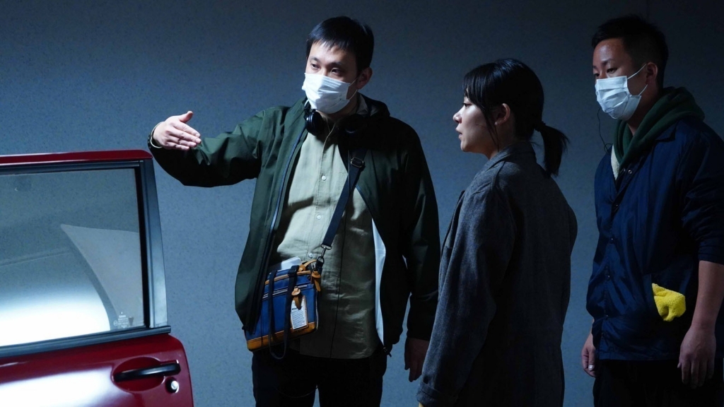 Đạo diễn Ryusuke Hamaguchi chỉ đạo diễn xuất trên trường quay Drive My Car