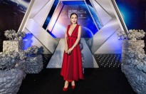 Hoa hậu Phương Lê rạng rỡ với vị trí vedette trong tuần lễ thời trang