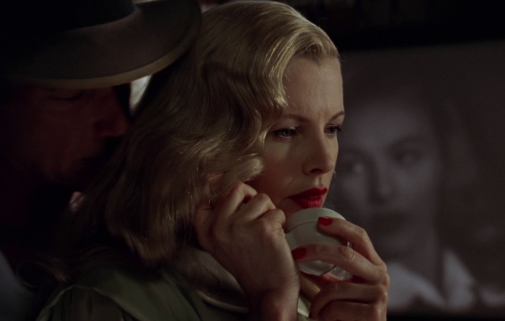 Kim Basinger trong bộ phim giúp bà có giải Oscar LA Confidential