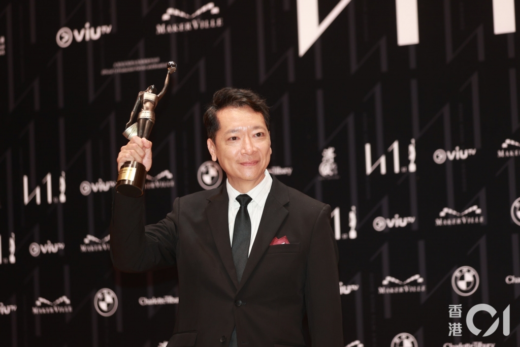 4. Giám đốc chấp hành và đồng đạo diễn của Gửi bản thân 19 tuổi của tôi, Quách Vĩ Luân nhận giải thưởng tại Liên hoan phim Kim Tượng Hong Kong lần thứ 41