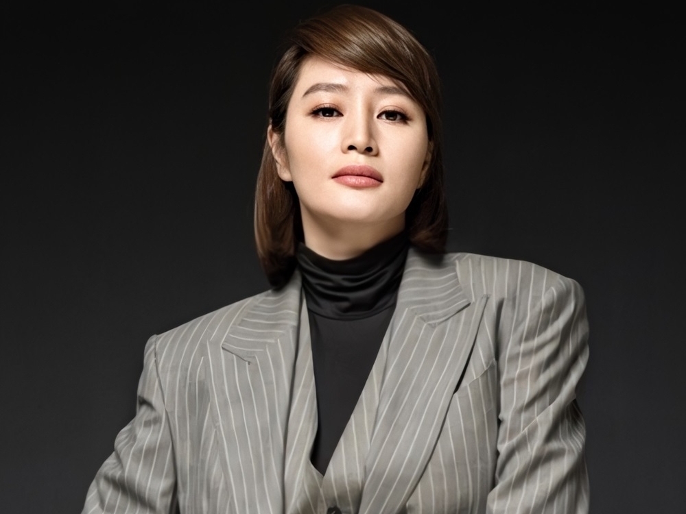 Kim Hye Soo – Đẳng cấp ‘chị đại’ ở tuổi 52