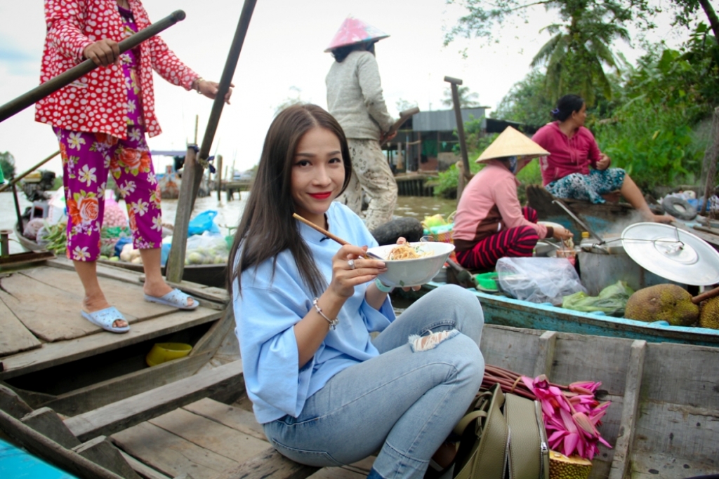 kha nhu ru son ngoc minh bo sai thanh ve que cam cau