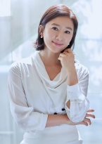 Chị đại Kim Hee Ae tái xuất sau 'Thế giới hôn nhân', tính cách vẫn không lẫn đi đâu được