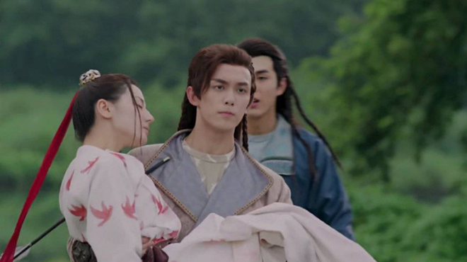 Cảnh bồng bế trong phim Trung: Địch Lệ Nhiệt Ba gây ấn tượng hơn hẳn các nam thần