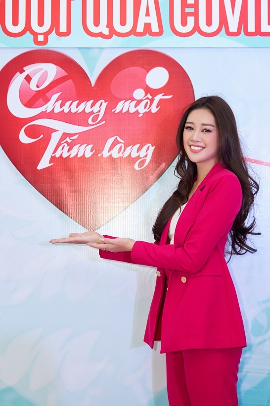 Hoa hậu Khánh Vân đóng góp vào quỹ 'Chung một tấm lòng' chung tay đẩy lùi dịch Covid-19