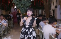 Việt Hương diện váy xẻ sâu ‘hút mắt’, khoe vòng 1 táo bạo