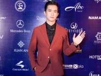Võ Cảnh diện suit bảnh bao nổi bật giữa dàn mỹ nhân tại Chung kết 'Hoa hậu Hoàn vũ 2017'