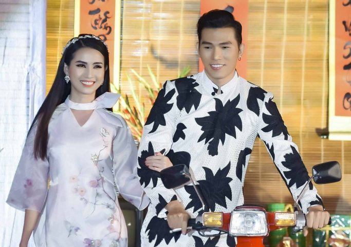 NTK Minh Châu thổi hơi thở hiện đại 'Đỏng đảnh' vào tà áo dài truyền thống