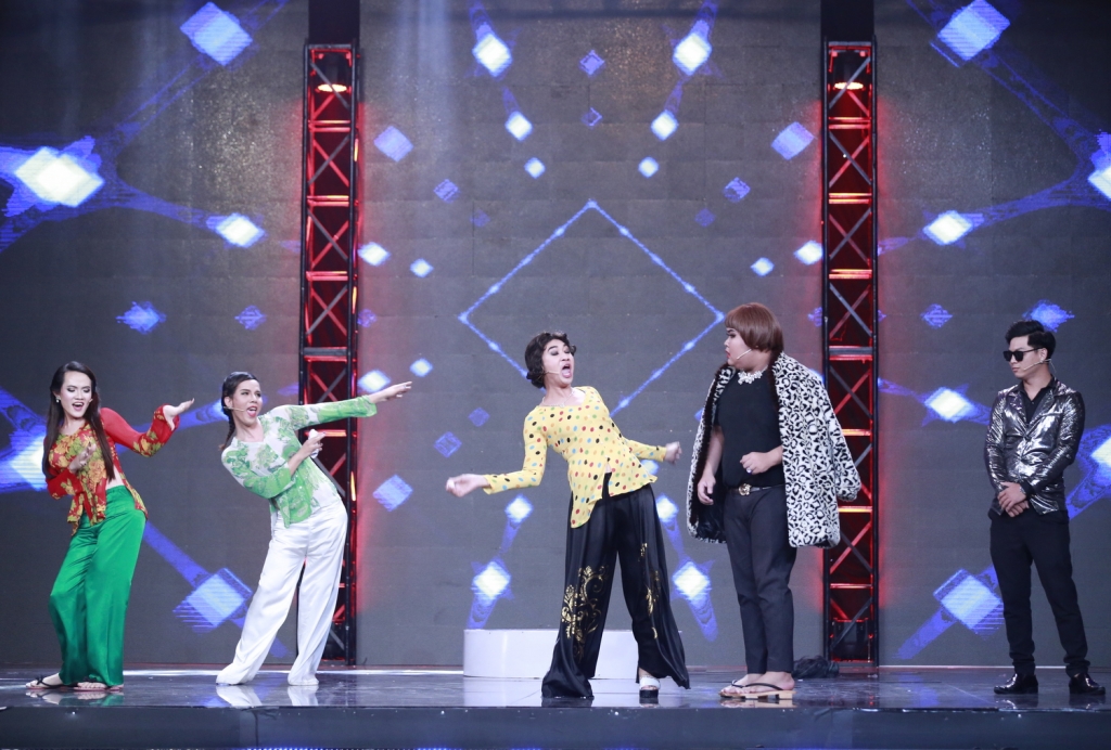 lo to show ganh hat ngan hoa doan lo to phuong anh khien cac giam khao khoc nhu mua