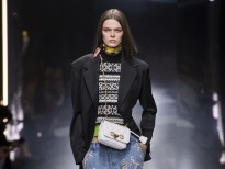 Show diễn 'Thu Đông 2019' của Versace tại 'Tuần lễ thời trang Milan'