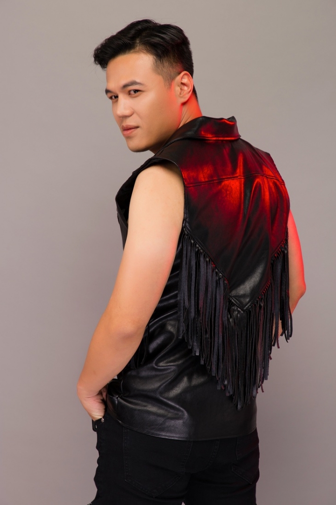 dinh dai vu tung bo anh mung ca khuc nhu gio voi may dat 50 trieu luot nghe