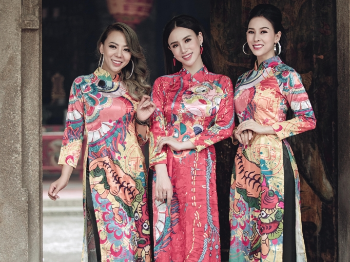 Nhóm Nhật Nguyệt rạng rỡ diện áo dài đón Tết Kỷ Hợi 2019