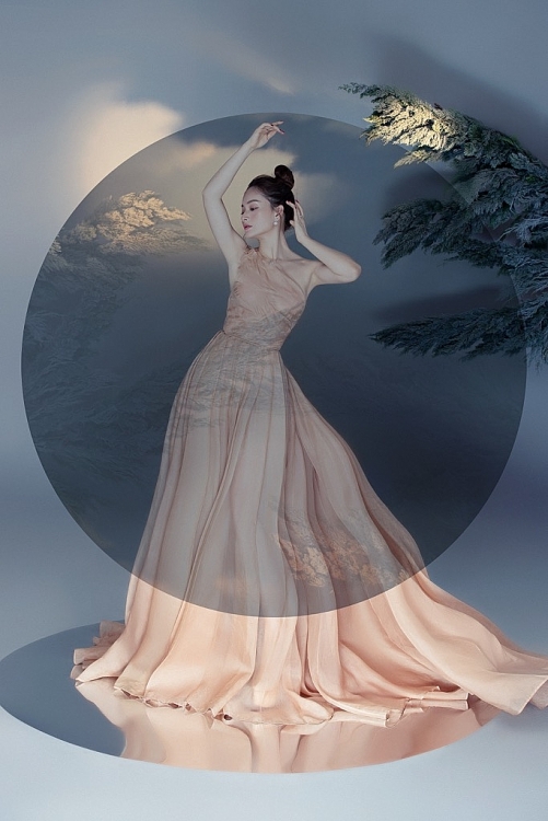 lan phuong hoa canh tuong vy mong manh nhu suong