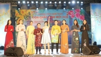 Dàn nghệ sĩ Việt danh tiếng diện áo dài của NTK Việt Hùng cùng 'Đón chào năm mới 2020'
