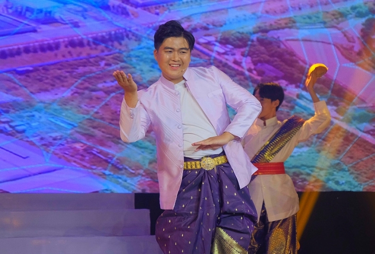 Thành Gia mang văn hóa Khmer lên sân khấu 'Siêu thủ lĩnh 2020'
