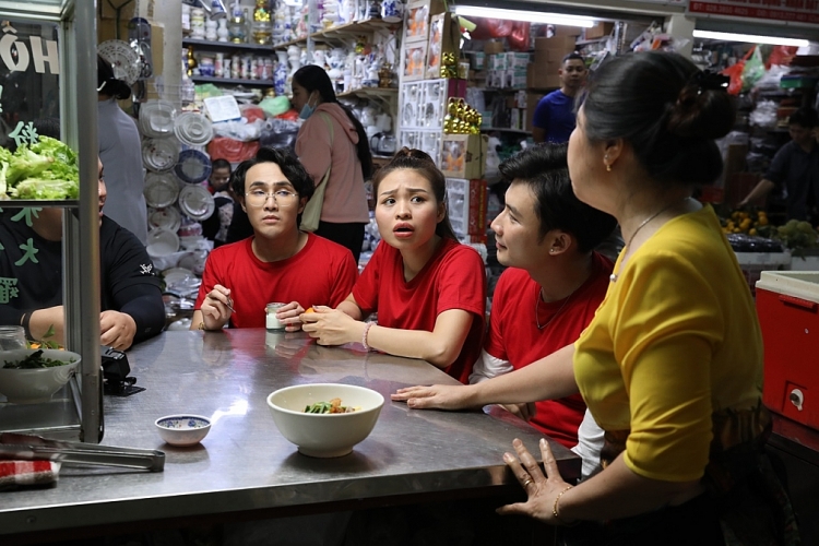 'Ẩm thực kỳ thú': Huỳnh Lập - Lê Lộc - Chí Thiện mê tít món hủ tiếu ngon trứ danh Chợ Lớn