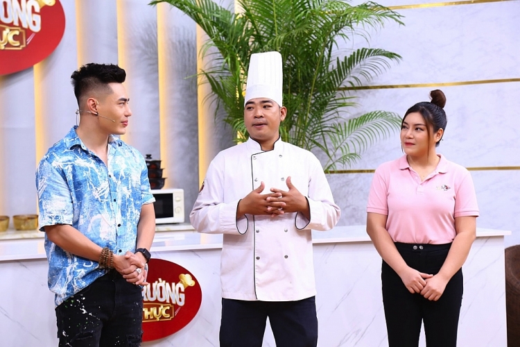 'Đấu trường ẩm thực': Lê Dương Bảo Lâm bất ngờ với khả năng nấu ăn cực chuyên nghiệp của Lê Nam