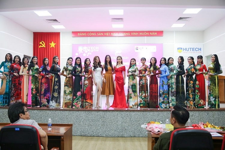 Á hậu Ngọc Thảo, Hoa hậu Thanh Khoa cùng NTK Việt Hùng ngồi 'ghế nóng' phần thi Áo dài của 'Miss Hutech 2021'