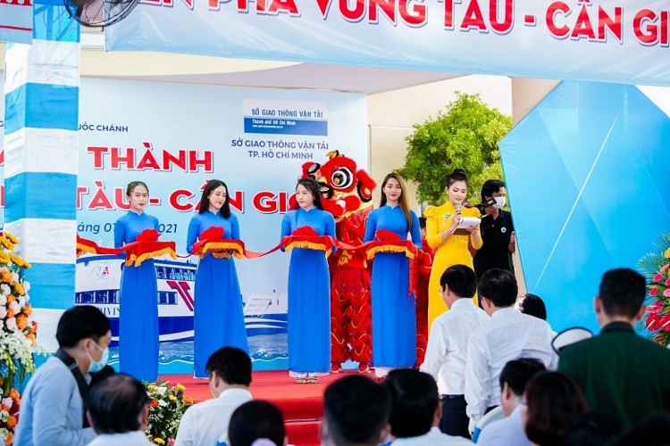 Huất Thảo: Đóa hoa đa sắc trong vườn MC