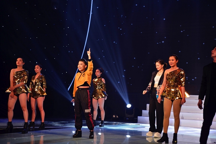 Chàng người mẫu 6 múi - Rapper Dablo khuấy động sân khấu 'Siêu thủ lĩnh 2020'