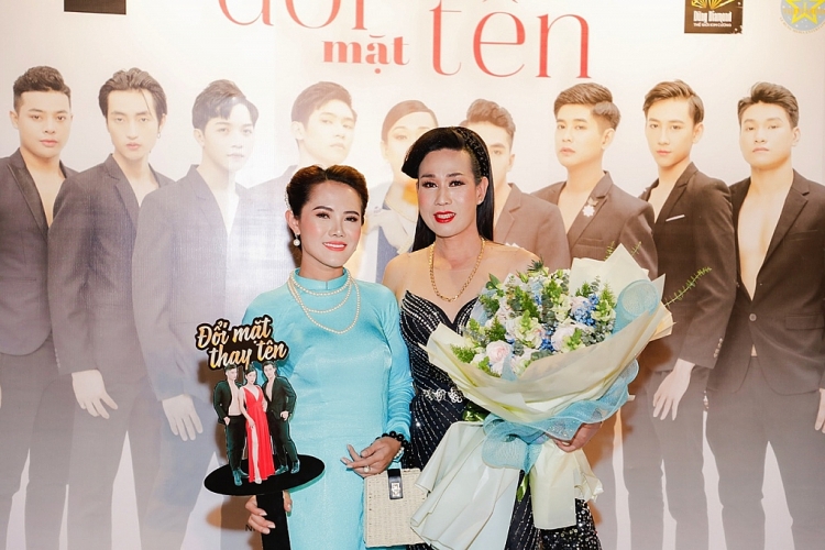 Võ Hoàng Yến rạng rỡ chúc mừng nghệ sĩ LGBT Hà Kiều Anh ra mắt web-drama