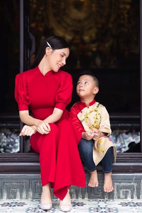 Kiwi Ngô Mai Trang khoe hình thời trang của 2 cậu con trai