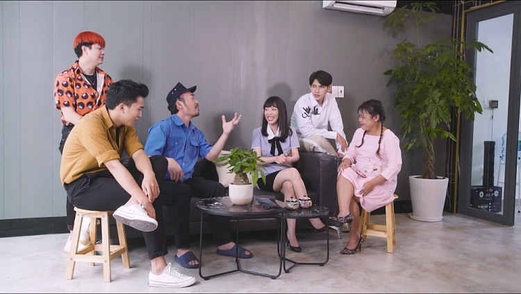 'Đi làm có gì vui?': Thu Trang - Tiến Luật đồn đồng nghiệp nghỉ việc, cuối cùng nhận cái kết buồn cười