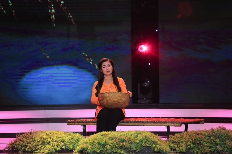 Dương Hồng Loan trải lòng về sự cố bị một giám đốc xúc phạm, miệt thị