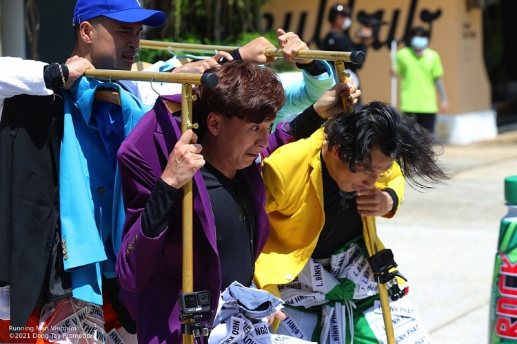 Ngô Kiến Huy một mình 'càn quét' xé 6 bảng tên, trở thành Quán quân 'Running Man Vietnam – Chơi là chạy'