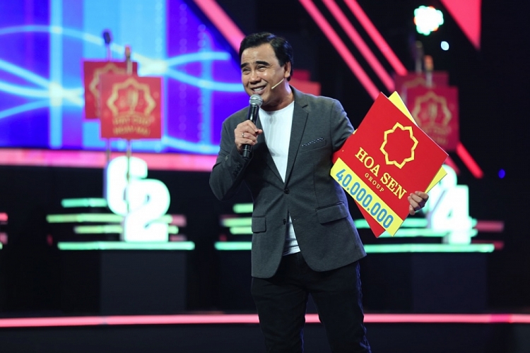 MC Quyền Linh khoe giọng hát 'đốn tim' trên sân khấu 'Hát cho ngày mai'