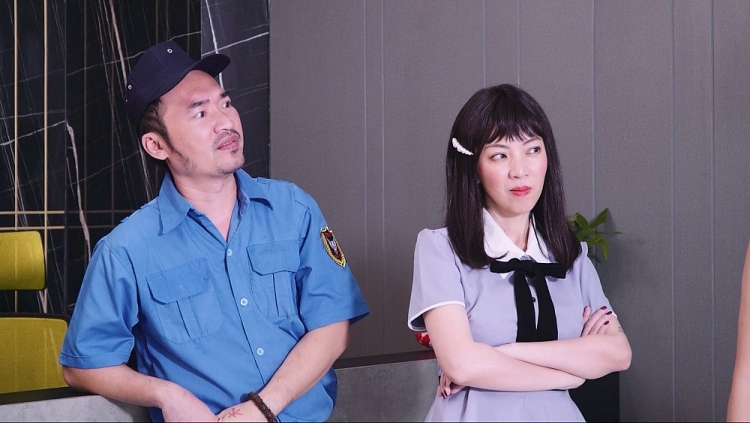'Đi làm có gì vui?': Đồng nghiệp 'đánh ghen' tưng bừng, hết hồn với phản ứng của Thu Trang