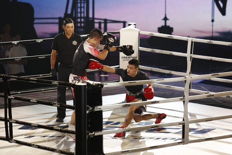 'The Champion': Mãn nhãn với trận đấu boxing đầy 'nghẹt thở' của 2 võ sĩ chuyên nghiệp Nguyễn Văn Đương và Vũ Thành Đạt
