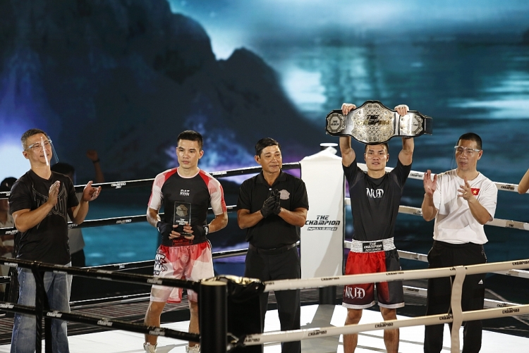 'The Champion': Mãn nhãn với trận đấu boxing đầy 'nghẹt thở' của 2 võ sĩ chuyên nghiệp Nguyễn Văn Đương và Vũ Thành Đạt