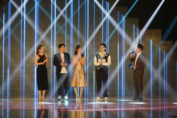 Cái kết đầy viên mãn của chàng kỹ sư cầu đường và cô chủ tiệm nail tại tập mở màn 'Chân ái' mùa 2