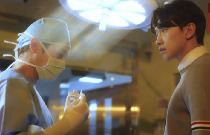 'Ghost Doctor - Bác sĩ ma': Kim Bum có con mắt âm dương, nhìn rõ linh hồn Bi Rain