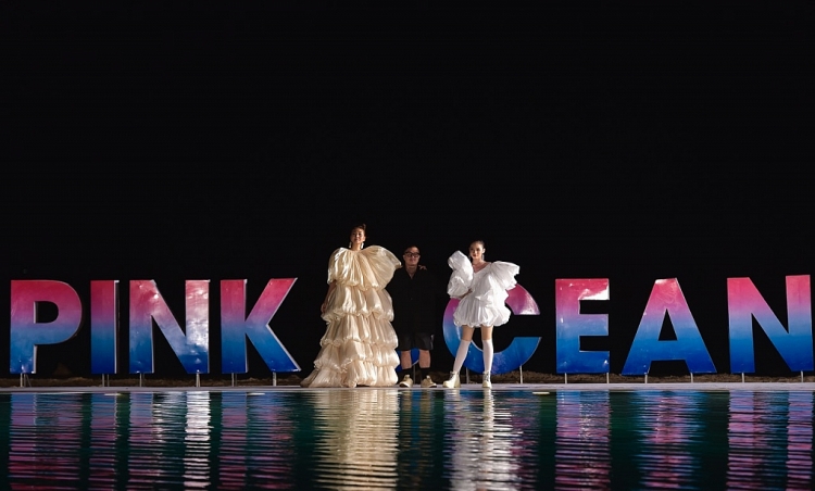 Mẫu nhí Bảo Hà đắt show diễn first face và vedette tại 'Pink Ocean – Pink Show 3'