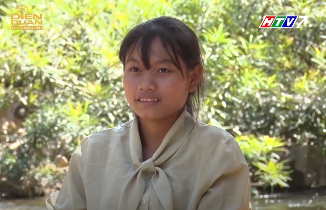 'Hát mãi ước mơ': Văn Mai Hương rơi nước mắt trước hoàn cảnh của cô bé 17 tuổi ở một mình nuôi 3 em nhỏ ở vùng cao
